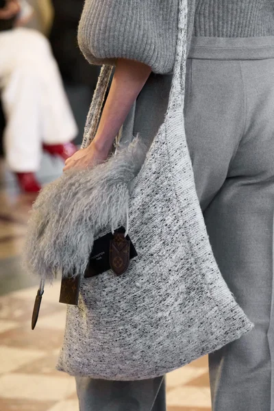 Look 90